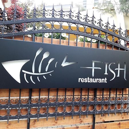 Hotel Aristocrat & Fish Restaurant Скопье Экстерьер фото