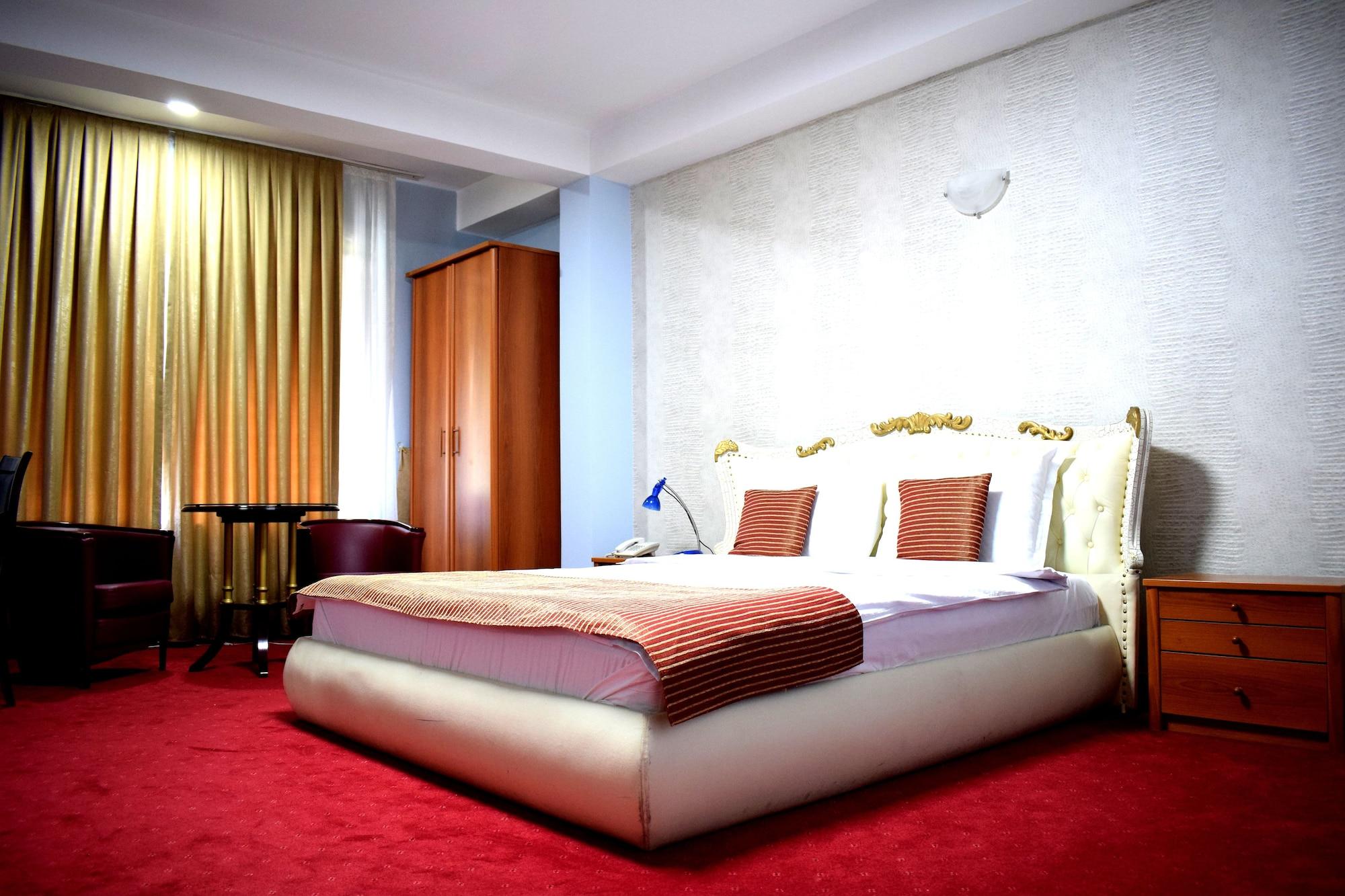 Hotel Aristocrat & Fish Restaurant Скопье Экстерьер фото