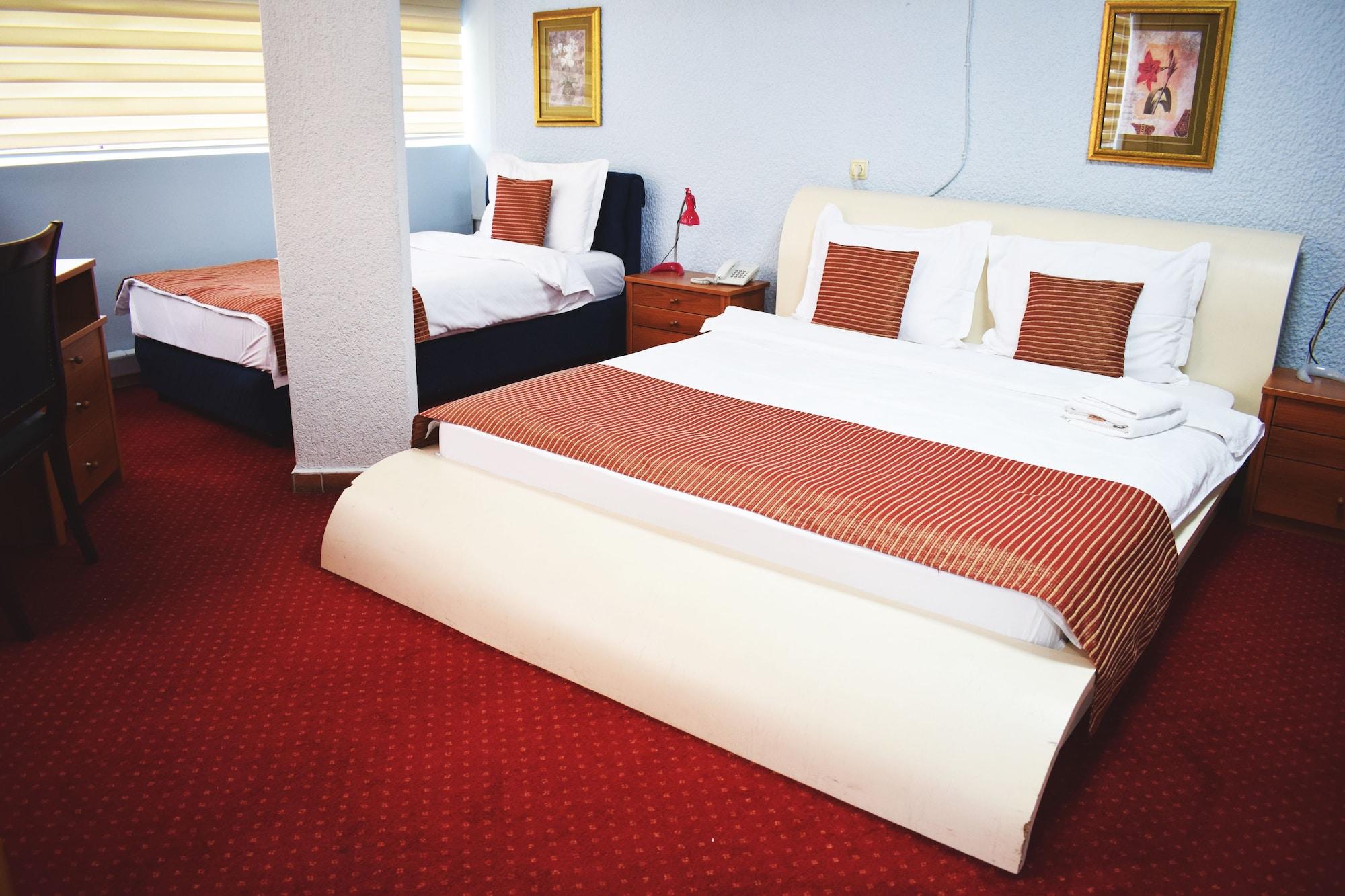 Hotel Aristocrat & Fish Restaurant Скопье Экстерьер фото