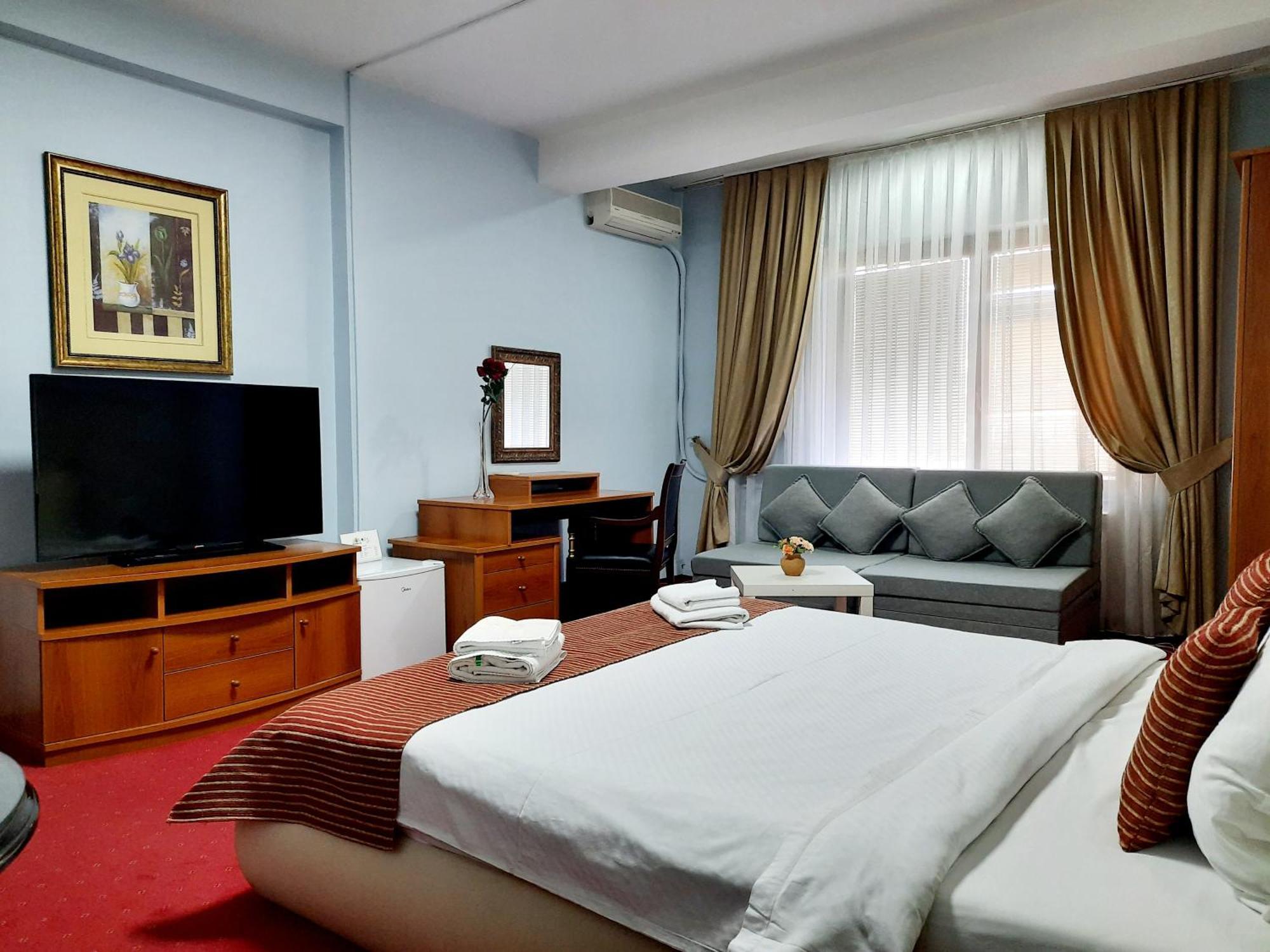 Hotel Aristocrat & Fish Restaurant Скопье Номер фото