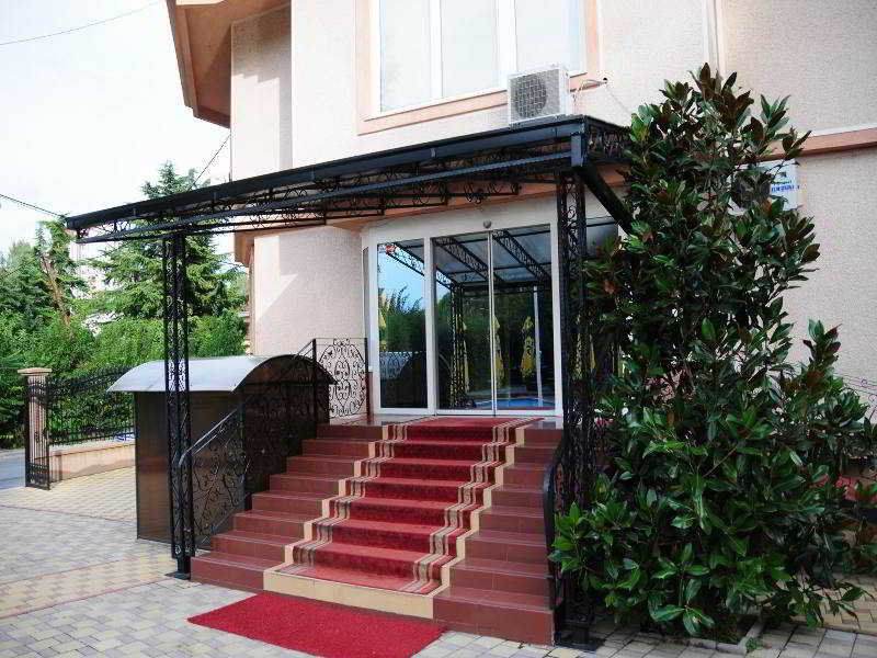 Hotel Aristocrat & Fish Restaurant Скопье Экстерьер фото
