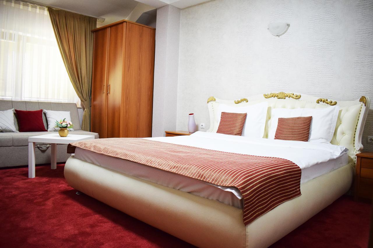 Hotel Aristocrat & Fish Restaurant Скопье Номер фото