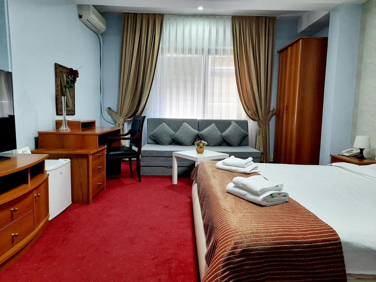 Hotel Aristocrat & Fish Restaurant Скопье Экстерьер фото