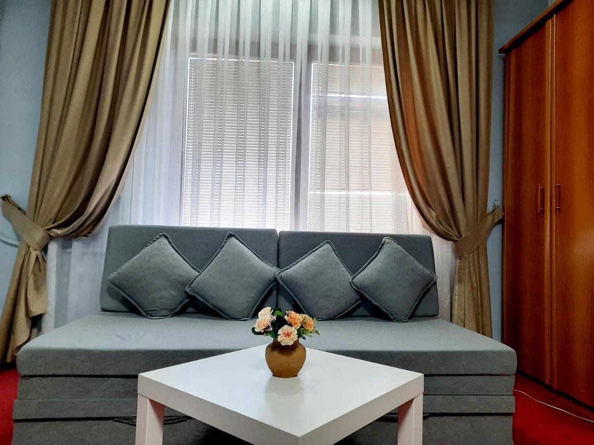 Hotel Aristocrat & Fish Restaurant Скопье Экстерьер фото